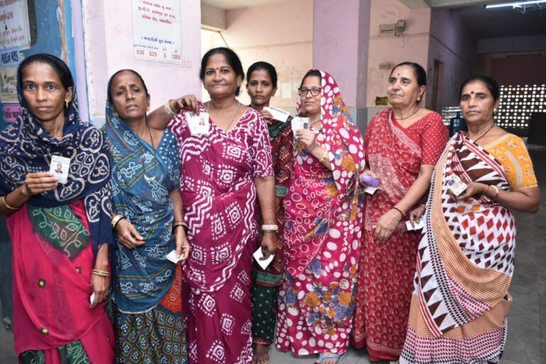 દેવભૂમિ દ્વારકામાં લોકશાહીના મહાપર્વનો ગૌરવમય પ્રારંભ: સ્થાનિક સ્વરાજ્ય ચૂંટણી 2026 માટે શાંતિપૂર્ણ માહોલમાં મતદાન શરૂ, જિલ્લામાં ઉત્સાહ, સુરક્ષા અને સુવ્યવસ્થિત આયોજનનો સમન્વય.