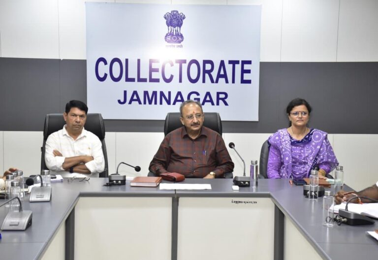 જામનગર સ્થાનિક સ્વરાજ્ય ચૂંટણી 2026: જિલ્લા ચૂંટણી અધિકારી પી.બી. પંડ્યાની કંટ્રોલ રૂમ મુલાકાત, પારદર્શકતા, સતર્કતા અને સંકલન પર ભાર; જિલ્લામાં શાંતિપૂર્ણ મતદાન વચ્ચે પ્રગતિની સમીક્ષા.