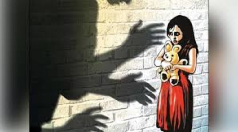 સુરતના સારોલીમાં માનવતાને શરમાવે તેવી ઘટના: 3 વર્ષની બાળકી પર દુષ્કર્મ, આરોપીની ઝડપી ધરપકડ છતાં સુરક્ષા પર ગંભીર સવાલો.