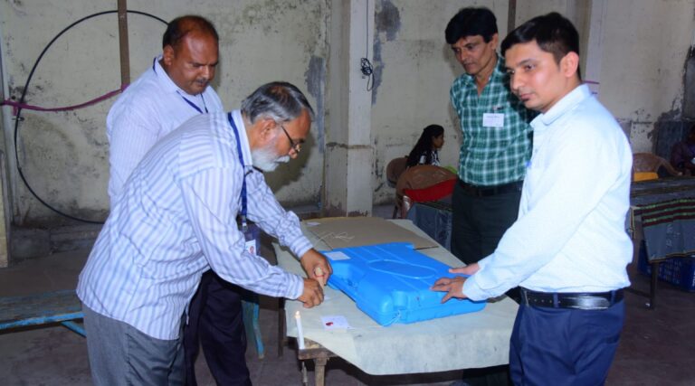 જામનગર મહાનગરપાલિકાના 16 વોર્ડમાં લોકશાહી પ્રક્રિયાનો અગત્યનો તબક્કો પૂર્ણ,મતદાન પૂર્ણ, હવે EVMમાં સીલ ઉમેદવારોનું ભાવિ.