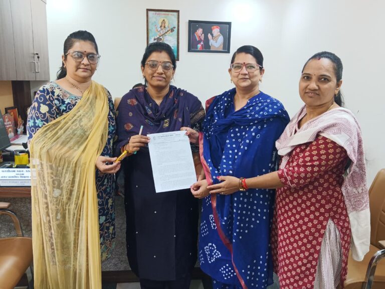 જામનગરમાં જિલ્લા ફેર બદલી કેમ્પ યોજાયો 12 પ્રાથમિક શિક્ષકોને નગર પ્રાથમિક શિક્ષણ સમિતિમાં સ્થાન ફાળવાયું, શિક્ષણ વિભાગની પારદર્શક બદલી પ્રક્રિયાની પ્રશંસા.